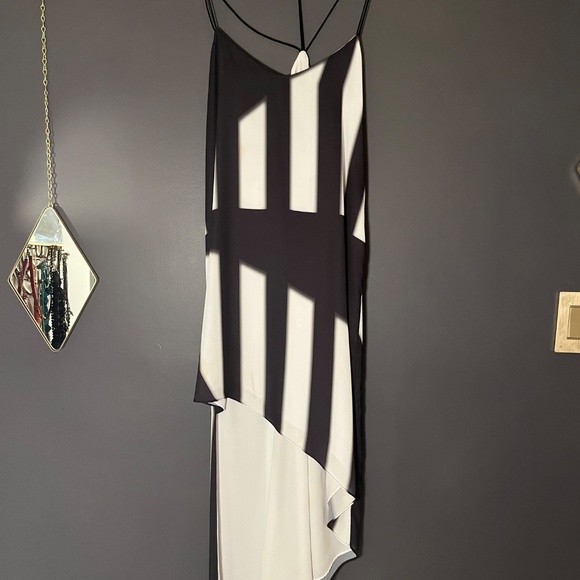 Bardot - Striking Black & White Asymmetrical Slip Dress - Size M - Picture 1 of 5